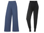 Zwei Hosen, eine blaue und eine schwarze, der Marke 