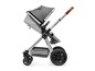 Kinderwagen von Kinderkraft, grau und silber mit braunem Griff.