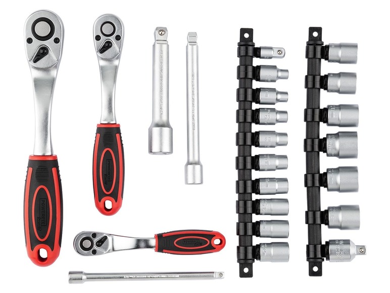 Ein Satz Ratschenschlüssel und Steckschlüssel von Powerfix.
