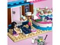 Lego Friends Bäckerei mit Cupcakes, Donuts und einem Roboter.