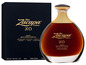Eine Flasche Ron Zacapa XO Centenario Rum in einer schwarzen Box.