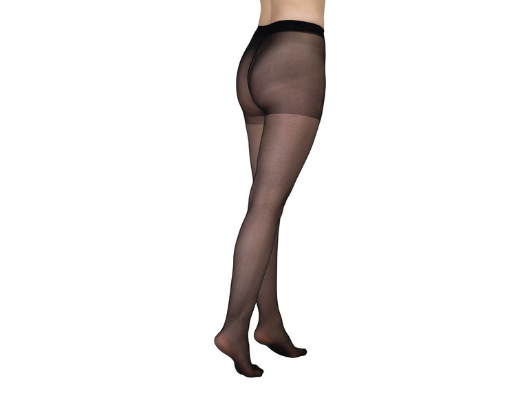 Schwarze Strumpfhosen an einem Modell