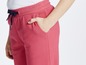 Rosa Jogginghose mit Kordelzug.