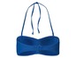 Ein blaues Bandeau-Bikini-Oberteil.