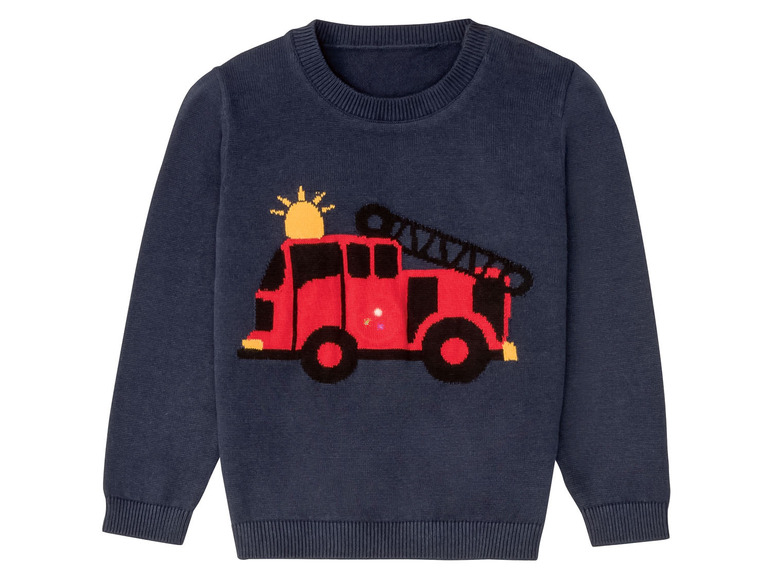 Ein dunkelblauer Pullover mit einem roten Feuerwehrauto