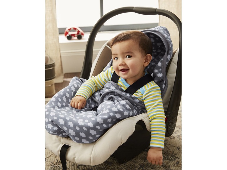 Gehe zu Vollbildansicht: LUPILU® Baby Einschlagdecke, mit Gurtschlitz zur Verwendung in Autositzen, Fleece-Qualität - Bild 8
