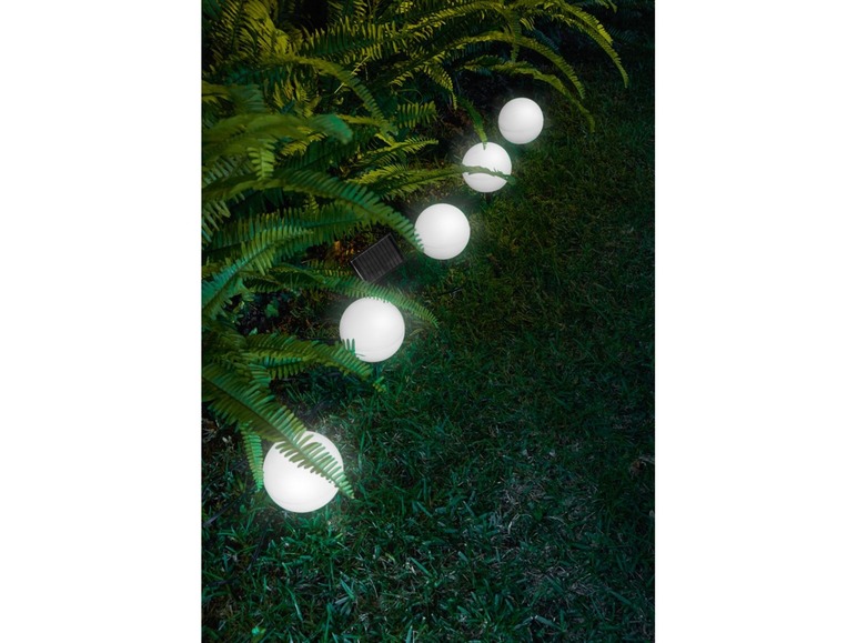 Gehe zu Vollbildansicht: LIVARNO LUX® Solar-Bodenlichterkette, mit 5 LED-Leuchten, 6 Erdspieße, Dämmerungssensor - Bild 6