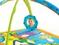 Babygym mit Spiegel, Spielmatte und Hängespielzeug.