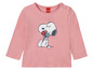 Rosa Langarmshirt mit Snoopy-Motiv.