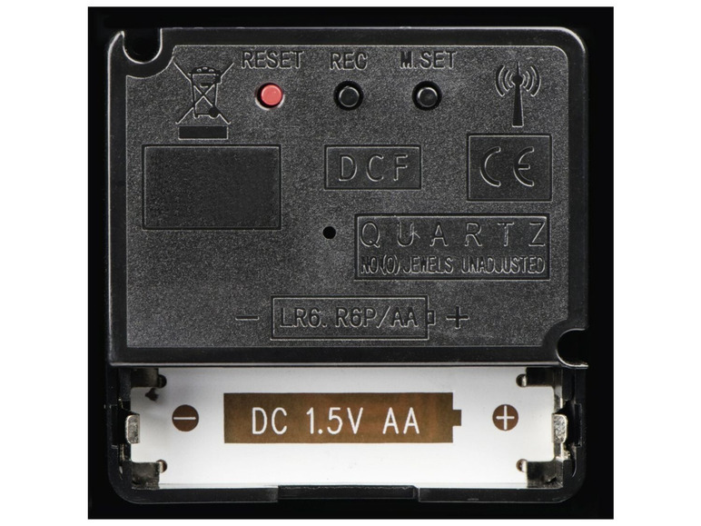 Rückseite einer radiogesteuerten Uhr mit AA-Batterien.