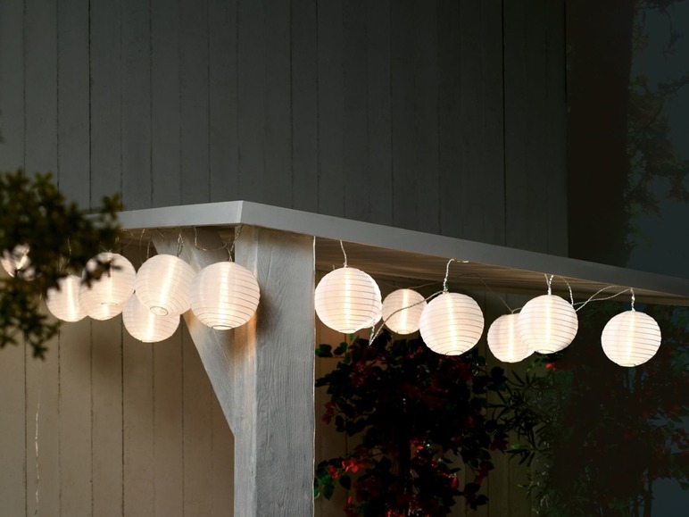Gehe zu Vollbildansicht: MELINERA® LED Sommerlichterkette, mit 15 Lampions, 6-Stunden-Timer, Warmweiß - Bild 5