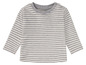 Ein gestreiftes Langarmshirt für Babys.