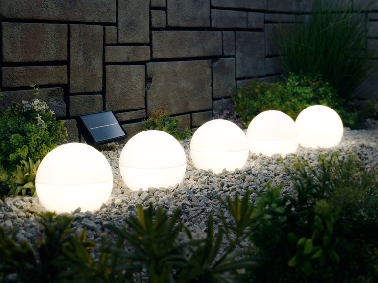 Gehe zu Vollbildansicht: LIVARNO LUX® Solar-Bodenlichterkette, mit 5 LED-Leuchten, 6 Erdspieße, Dämmerungssensor - Bild 5