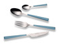 Eine Gabel, ein Messer und zwei Löffel mit blauen Griffen von Echtwerk.