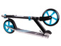 Ein schwarzer und blauer Roller der Marke 'Hooney'.