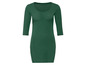 Ein dunkelgrünes Kleid mit Dreiviertelärmeln.
