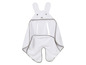 Weißer Babybademantel mit Hasenohren.