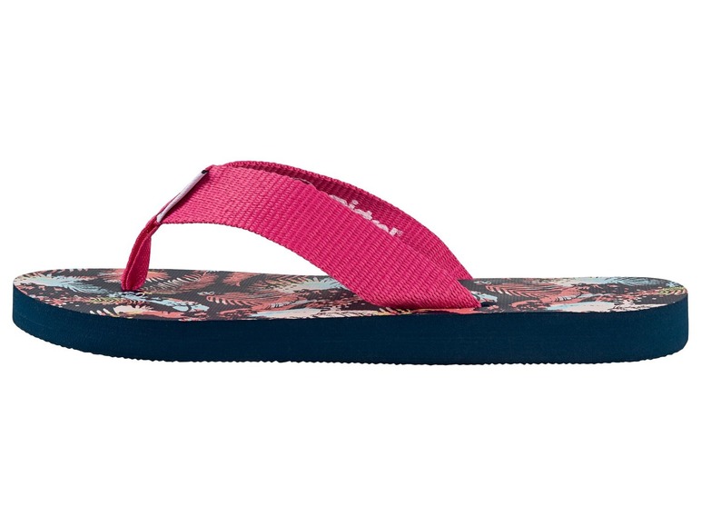 Rosa Flip-Flops mit Blumenmuster.