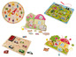 Eine Holzspielzeug-Set mit einer Uhr, einer Magnet-Autobahn, einem Puzzle und einem Spielbrett mit Perlen.