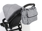 Eine Wickeltasche von Chicy Baby an einem Kinderwagen.