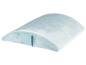 Hellblaues Kissen mit weichem Bezug, ideal für zusätzliche Unterstützung.