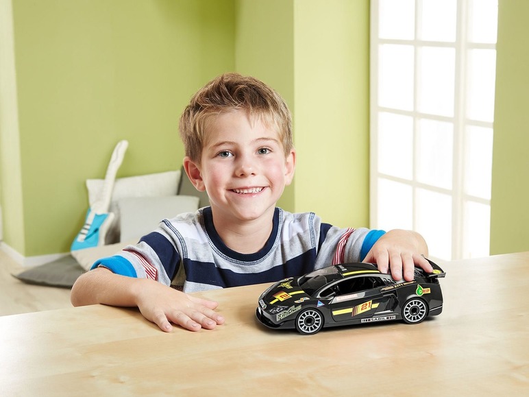 Gehe zu Vollbildansicht: Revell Junior Kit Modellbausatz Rennwagen, Maßstab 1:20, schwarz, ab 4 Jahren - Bild 3