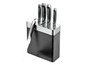 Ein schwarzer Messerblock mit Messern
