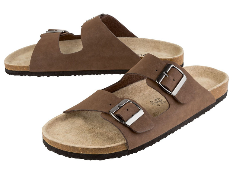 Zwei Paar braune Sandalen mit Schnalle