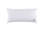 Ein weißes Kissen der Marke Saninwald.