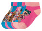 Ein Set rosa und blauer Socken mit LOL Surprise Figuren.
