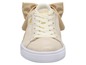 Beige Puma Sneaker mit Schleife.