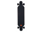 Ein schwarzes Longboard mit orangenen Details
