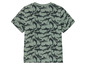 Ein grünes T-Shirt mit Hai-Motiv.