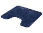 Eine blaue Badezimmermatte mit einem Ausschnitt für die Toilette.