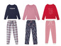 Drei Pyjama-Sets mit verschiedenen Mustern und Farben.