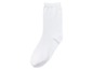 Ein Paar weiße Socken.