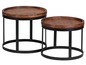 Zwei runde Holz-Beistelltische mit schwarzem Metallgestell.