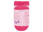 Rosa Babysocken mit Anti-Rutsch-Punkten und Schmetterlingsmuster.