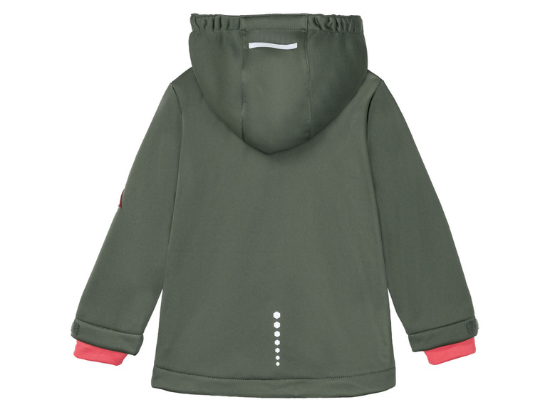 Grüne Softshelljacke mit Kapuze für Kinder.