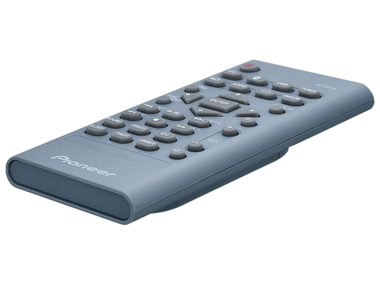 Eine graue Pioneer-Fernbedienung mit Knöpfen für Lautstärke, Wiedergabe, Netzwerk, CD und USB.