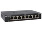Ein schwarzer Netgear GS308 8-Port-Ethernet-Switch.