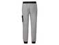 Graue Jogginghose mit schwarzen Details.