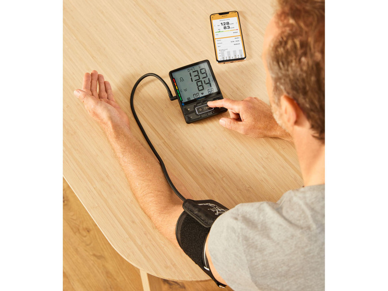 Gehe zu Vollbildansicht: SILVERCREST® PERSONAL CARE Blutdruckmessgerät, mit Bluetooth® - Bild 2
