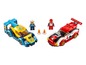 Zwei LEGO Rennautos mit Minifiguren