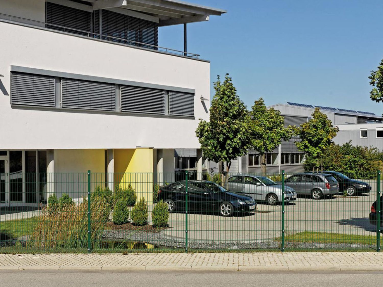 ALBERTS Doppelstabmattenzaun-Grundset (Grün, Zaunl. 26 m, Mattenh. 1200mm) – Bild 2 von 2