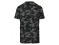 Ein schwarzes T-Shirt mit Camouflage-Muster.