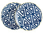 Zwei Teller mit blau-weißem geometrischem Muster