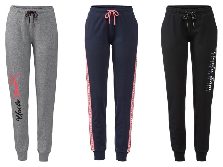 Drei Jogginghosen, darunter zwei mit dem Logo 'Uncle Sam'.