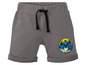 Graue Shorts mit Batman-Motiv.