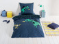 Eine dunkelblaue Bettwäsche mit Drachen- und Ritter-Motiv.